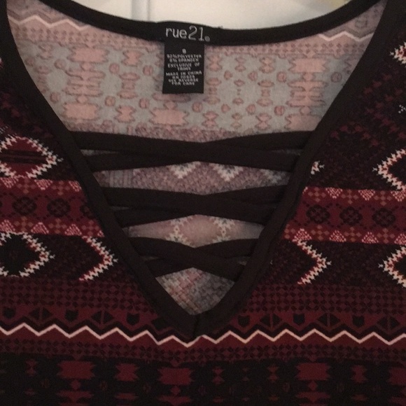 Aztec Print Top - Picture 2 of 4